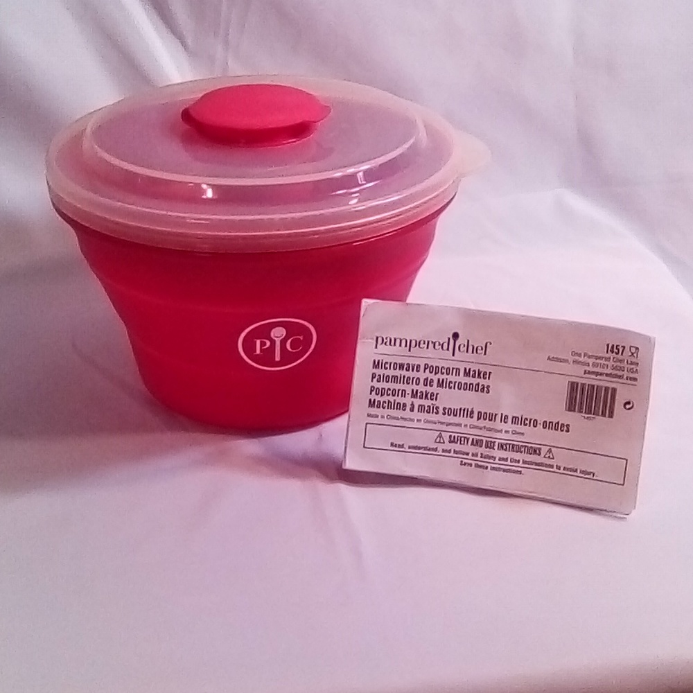 Red microwave popcorn maker
